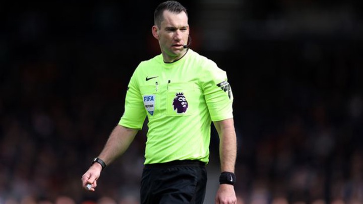 Referee to wear head camera in Premier League match