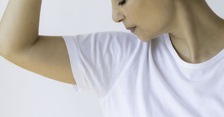 Doctor shares tip to prevent armpits from smelling using one item – it’s not deodorant