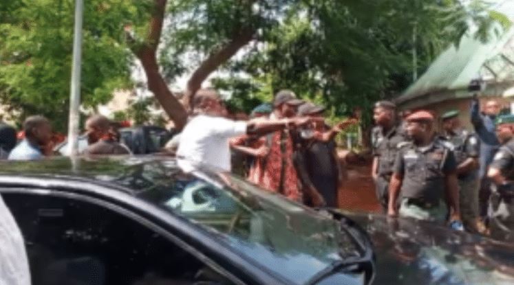 Security Agents Disperse Protesters With Teargas As NLC Transition Committee Demands Abure’s Resignation (Photos)