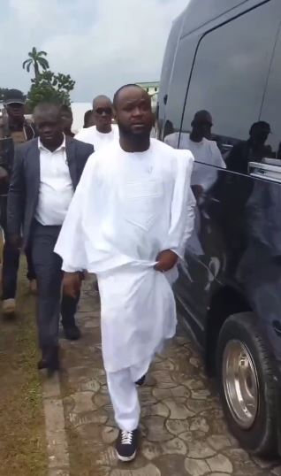 Video Of Seyi Tinubu Arriving The Venue Of Davido And Chioma’s Wedding