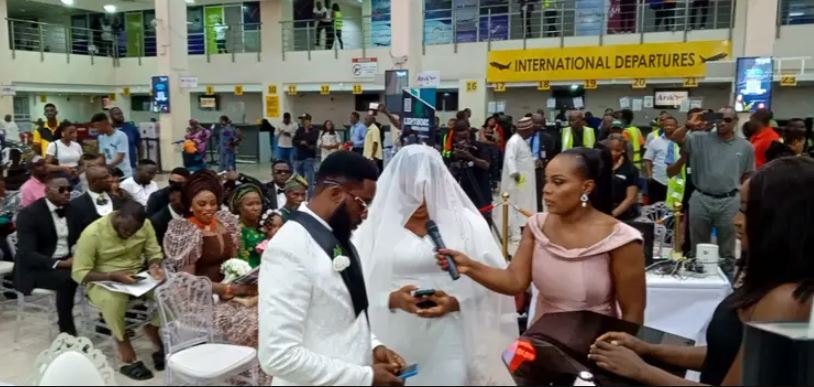 Surprise, Excitement As Nigerian Couple Takes Wedding Vows At Lagos Airport (Photos)