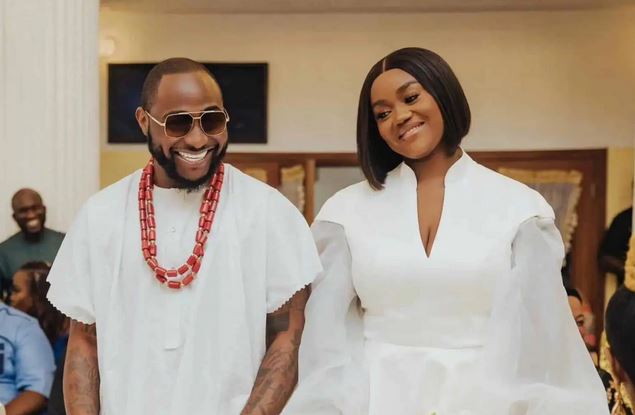 ‘Money I Took Home Didn’t Tally With Amount Sprayed’ – Davido Laments