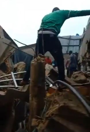 Child Feared Dead, Seven Rescued In Lagos Building Collapse (Video)