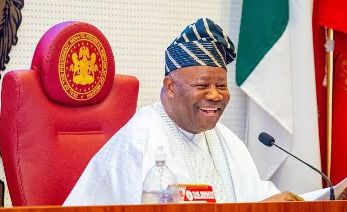 Akpabio Weighs In On Wike And Ireti Kinigbe Feud