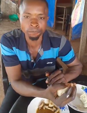 Shocking Video Shows Man Devouring Large Chunks Of Fufu With Ease (Video)