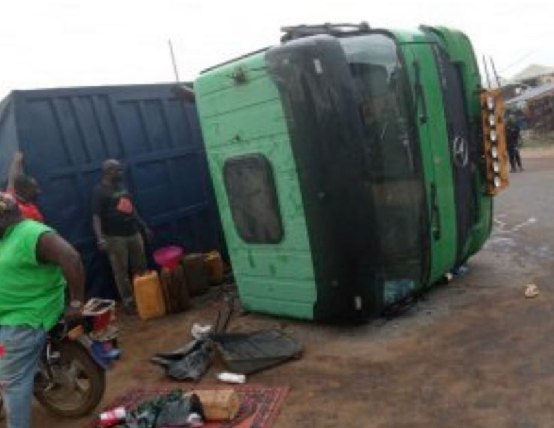 Truck Falls And Crushes Conductor To Death In Anambra