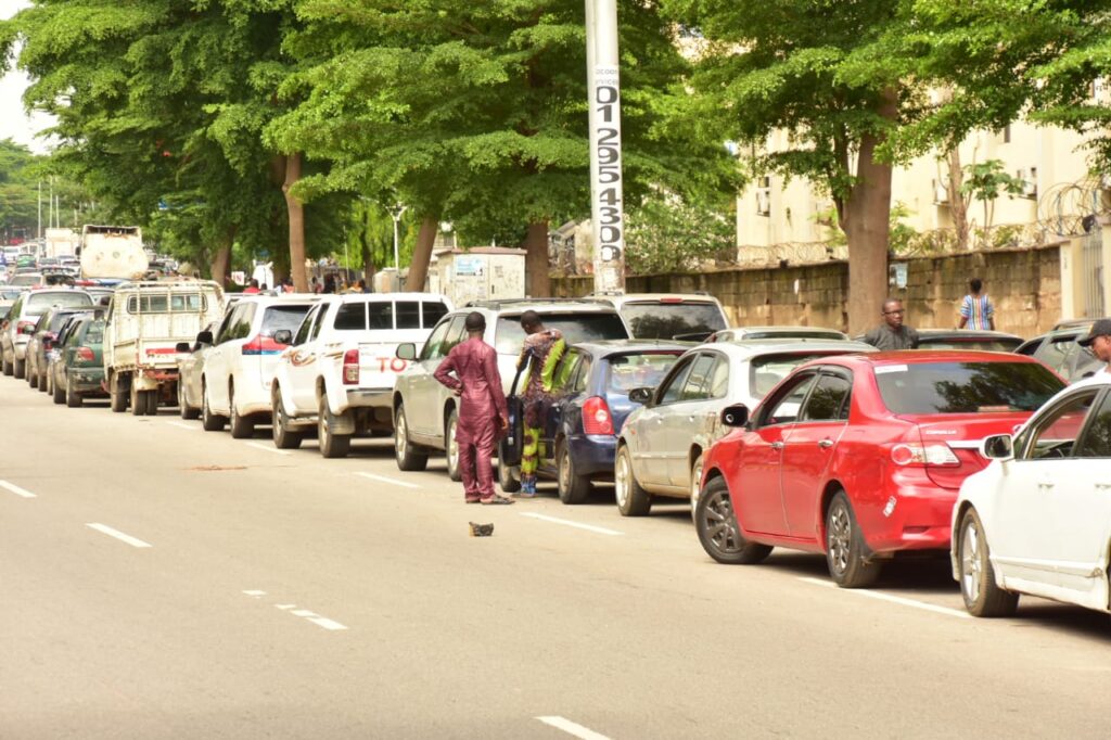 Long Queues Resurface At Abuja Filling Stations (Photos)