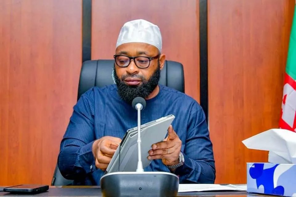 Niger Governor Under Attack For Ordering Security Aides to Slap Cleric (Video)