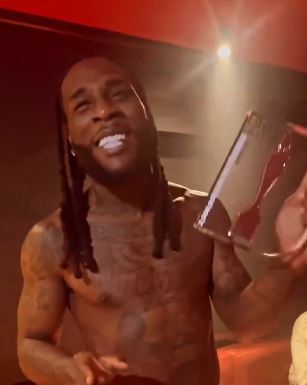 Burna Boy Becomes First African Artiste To Receive Plaque For 2 billion Streams In UK (Video)