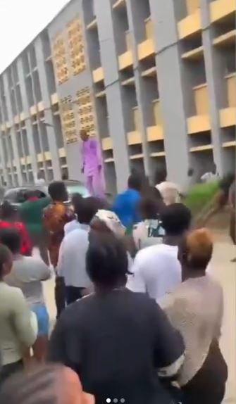 Police Allegedly Teargas Protesting Students And Staff Of FCE Akoka, Arrest 32 (Videos)