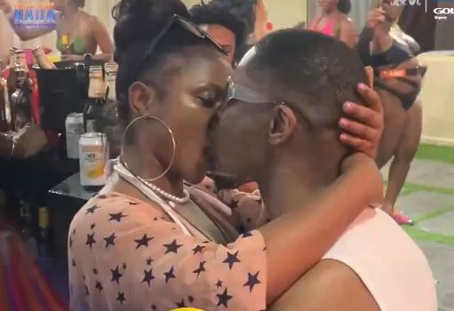 Wanni And Shaun Share Kiss During Pool Party (Video)