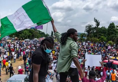 Nigeria Law Is Against You – Protesters Urge Police To Join Them (Video)