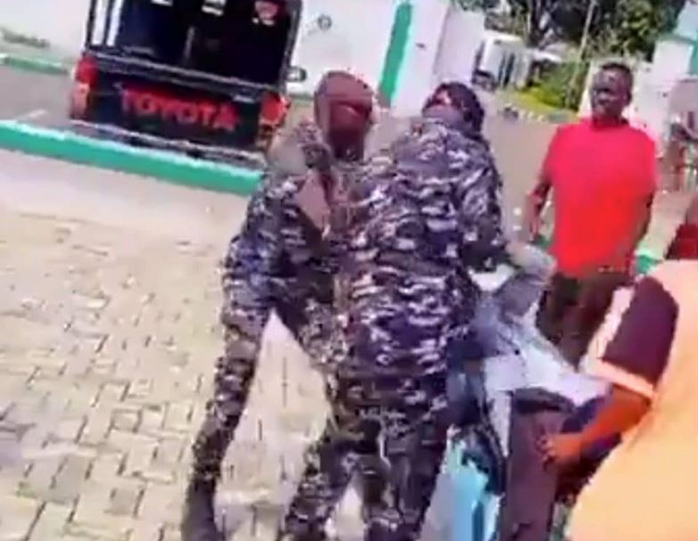 Policemen Assault Physically Challenged Man In Bauchi State (Video)