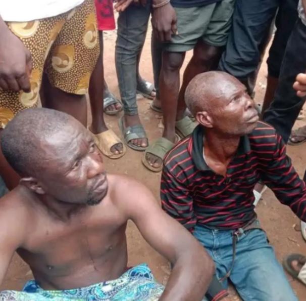 Abia Community Nabs Inter-State Fraudsters (Photos)