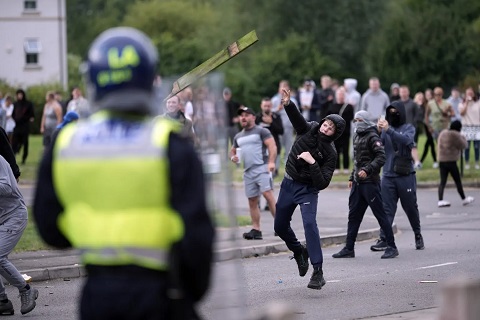 Police Officers Attacked With Petrol Bomb as Violent Protest Persists