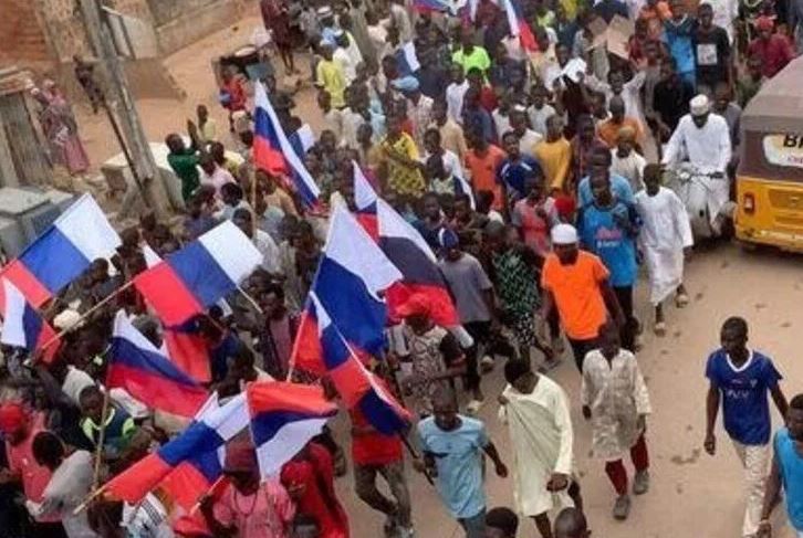 Police Arrest Nine Protesters Displaying Russian Flags In Borno