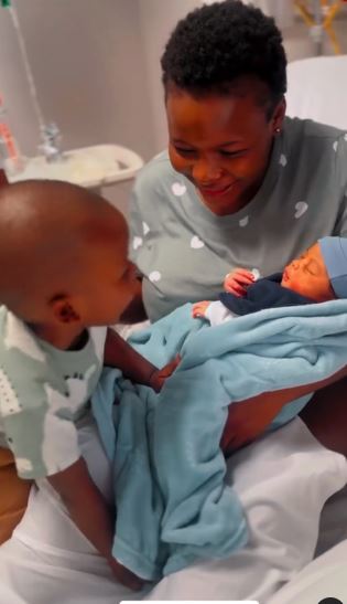 Heartwarming Moment Little Boy Met His Baby Sibling For The First Time (Video)