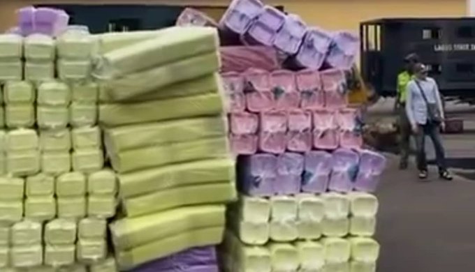 Despite Ban, Lagos Uncovers Styrofoam Warehouse In Idumota (Video)