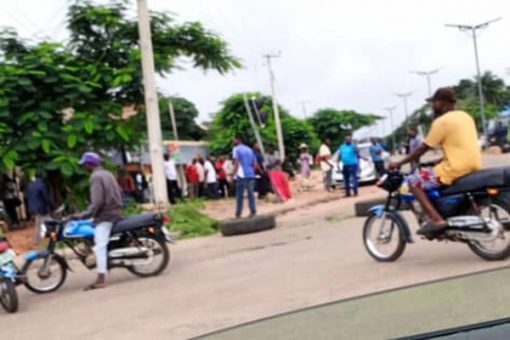 Police, Youths Block Benue APC Secretariat