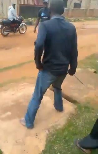 Knife-wielding Police Officer Arrested For Assaulting Kaduna Electric Staff (Video)