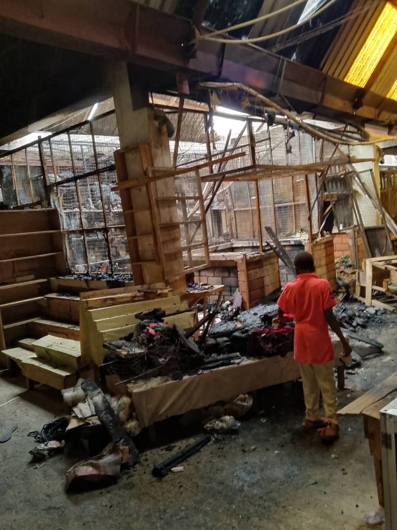 Fire Guts Abuja Popular Market As Traders Lament Late Arrival Of Firefighters (Photos)