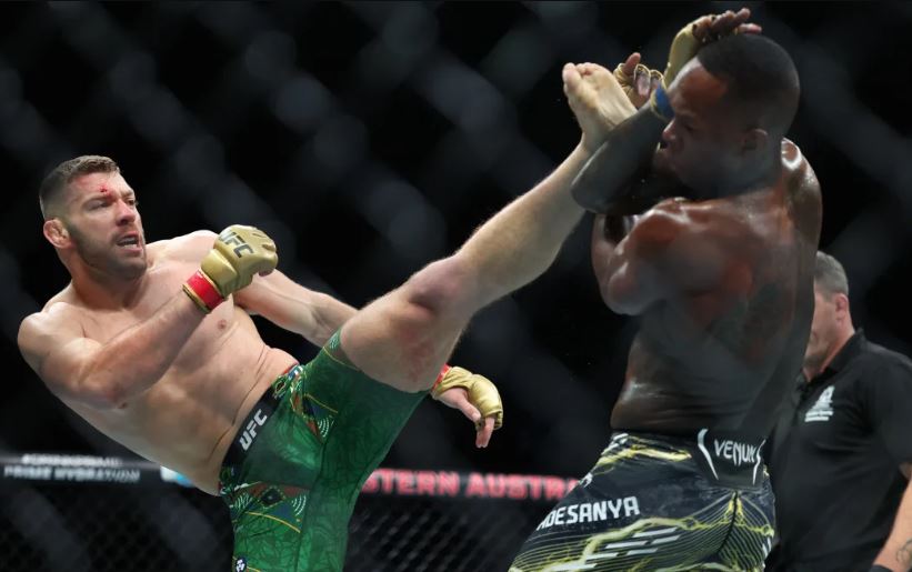 Du Plessis Defeats Israel Adesanya To Retain Middleweight Title