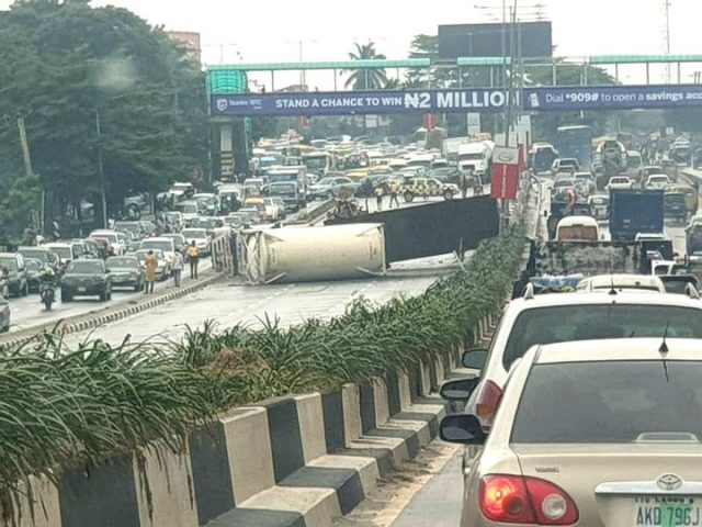 Gridlock As Gas Tanker Overturns On Lagos Road (Video)