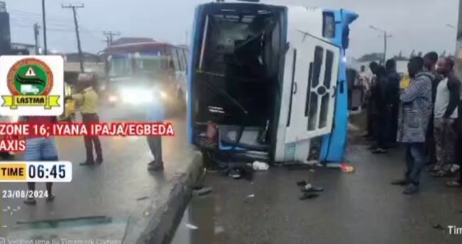 Many Injured As Fully Loaded BRT Bus Tumbles In Lagos