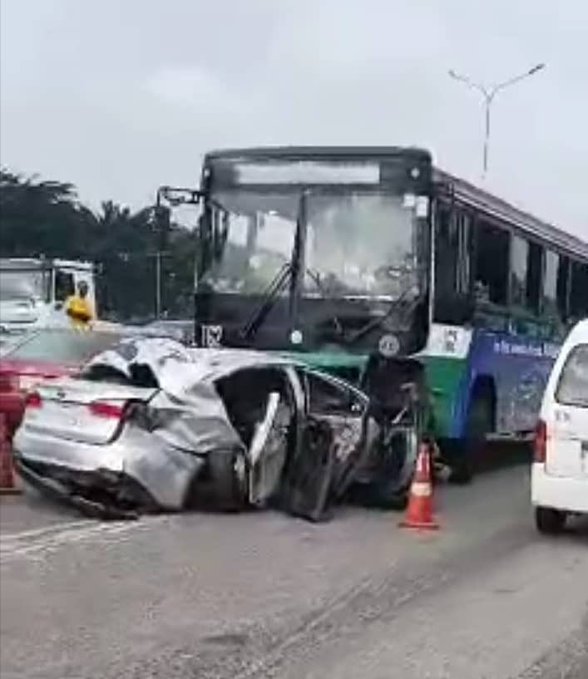 Commotion As Dispatch Rider Is Killed In Multiple Crashes On Lekki-Epe Expressway In Lagos