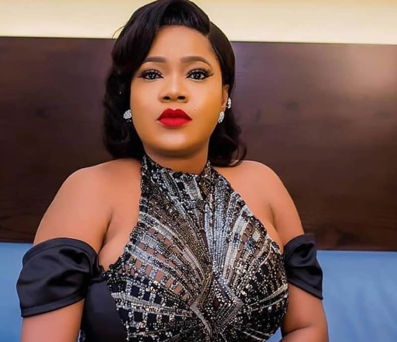 Toyin Abraham Reveals What She Did to A Fan Caught Recording Her Latest Movie, ‘Alakada’