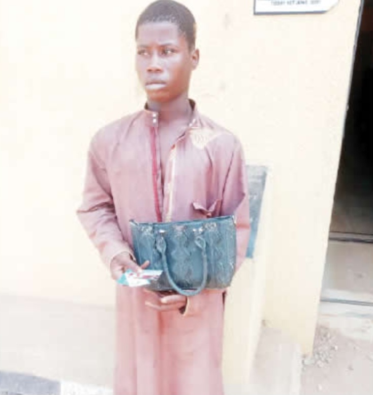 Suspected Robber Rescued From Ogun Mob After He Attempted to Strangle PoS Operator He Robbed (Photo)