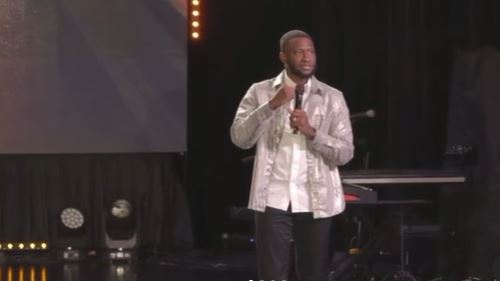 Moment Police Attempted To Arrest A Pastor During Church Service (Video)