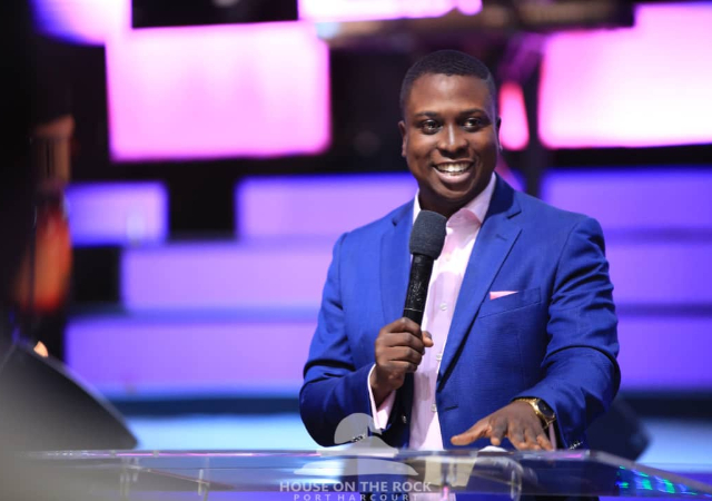 Pastor Bolaji Idowu Queries Christian Ladies Who Ask For iPhones Instead Of Bibles From Boyfriends