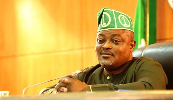 Mixed Reactions As Obasa’s Portrait Is Removed From Lagos State Assembly (Video)