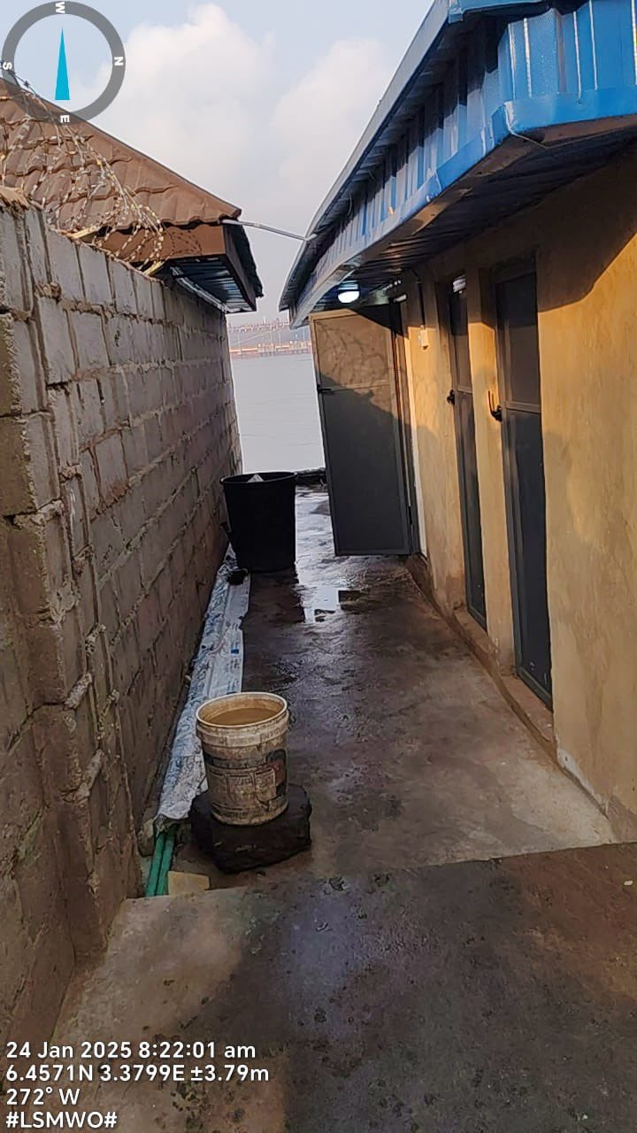 Lagos Seals Public Toilet, Market Over Environmental Violations (Photos)