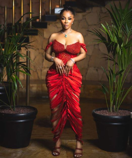 Why Bring This Online Now? – Toke Makinwa Continues to Drag 2Face