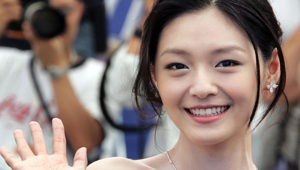 Taiwanese Actress, Barbie Hsu D!es From Pneumonia On Family Trip To Japan