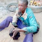 Man Escapes Lynching For Allegedly Scooping Sand From School Children’s Footprints In Kwara