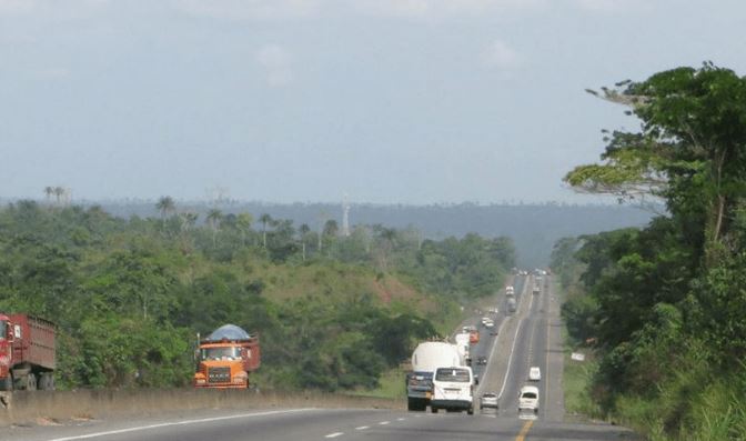 Detached Tyre From A Moving Car K!lls Pedestrian On Lagos-Ibadan Expressway