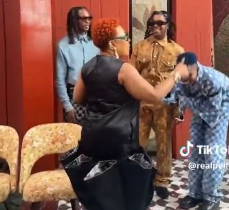 Peller Snubbed By Burna Boy’s Mum At Fashion Event (Video)