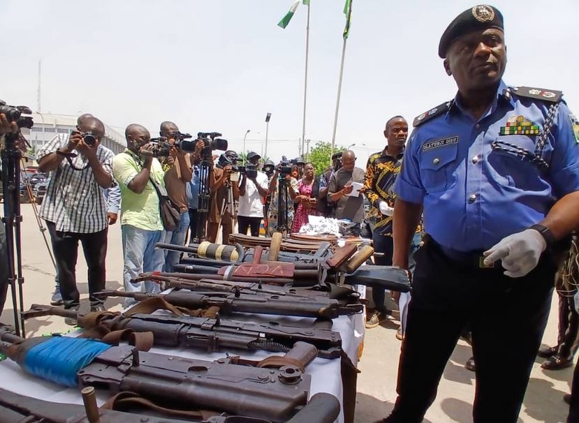 Ex-immigration Officer Arrested For Selling Arms To Bandits In Abuja (Photos)